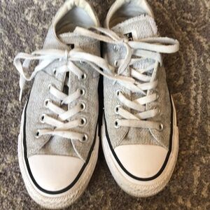 Converse in salt and pepper pattern in 7 like new new